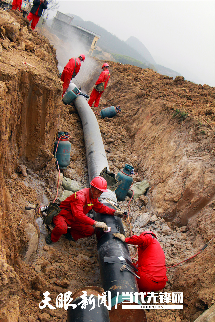 首页 要闻 正文  "天然气输气管道正在加快推进,全省境内累计建成天然