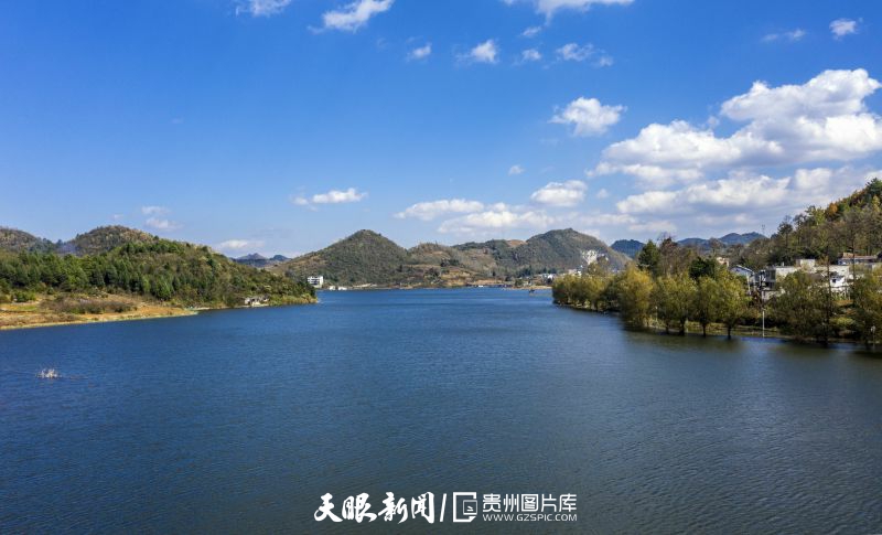 黔西市绿化乡大海子风景.范晖 摄